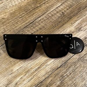 QUAY x KYLIE Hidden Hills Collection - NEW WITH TAGS